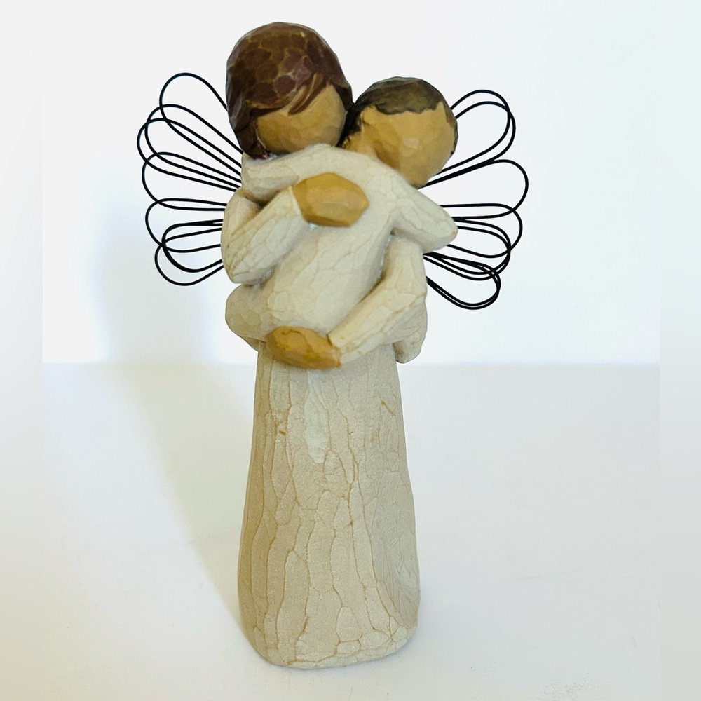 2002 Willow Tree Angel’s Embrace figurine DEMDACO Susan Lordi Hug Toddler Baby